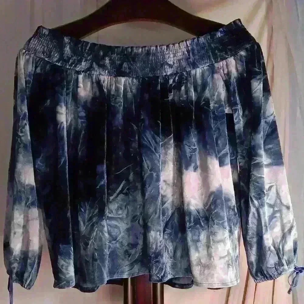 American Eagle Outfitters crushed velvet size medium off shoulder long sleeve - Picture 6 of 7